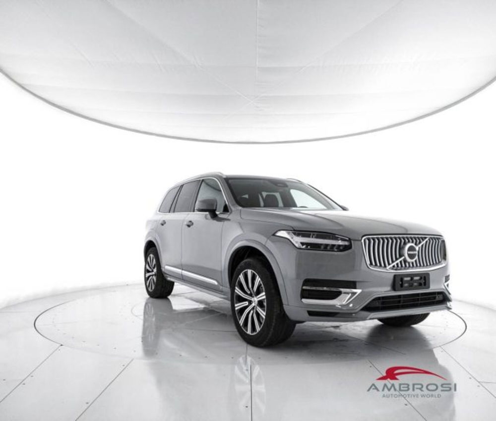 Volvo XC90 B5 (d) AWD automatico 7 posti Plus Bright nuova a Corciano (2)