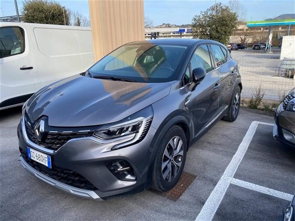 Renault Captur Plug-in Hybrid E-Tech 160 CV Intens  del 2020 usata a Civitanova Marche (2)