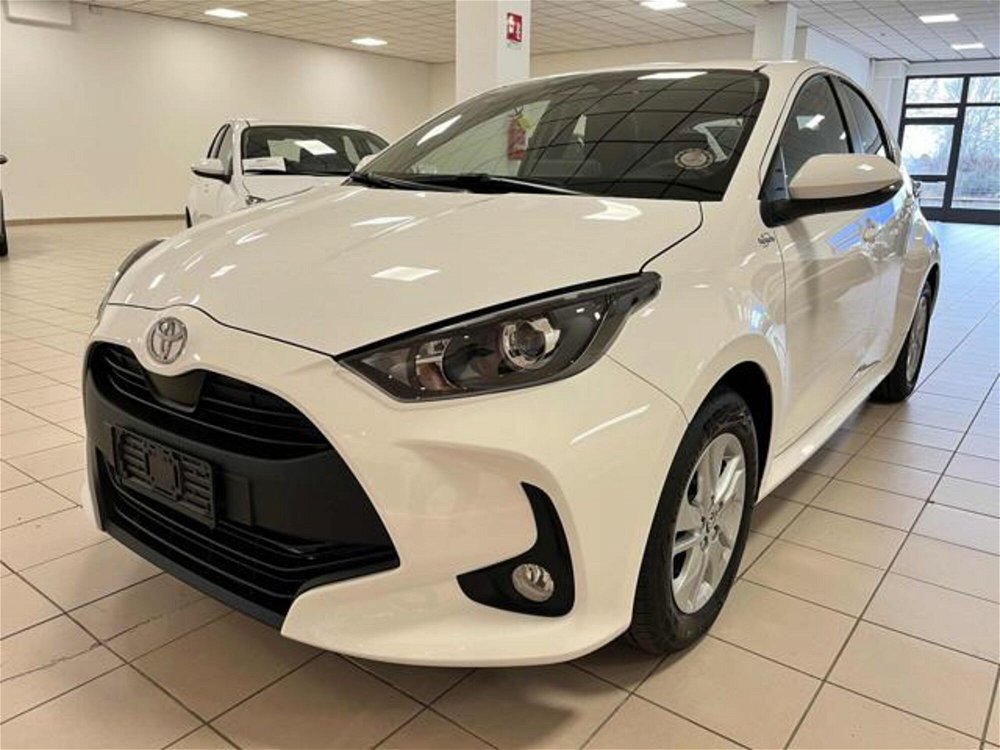 Toyota Yaris Active nuova a Bra