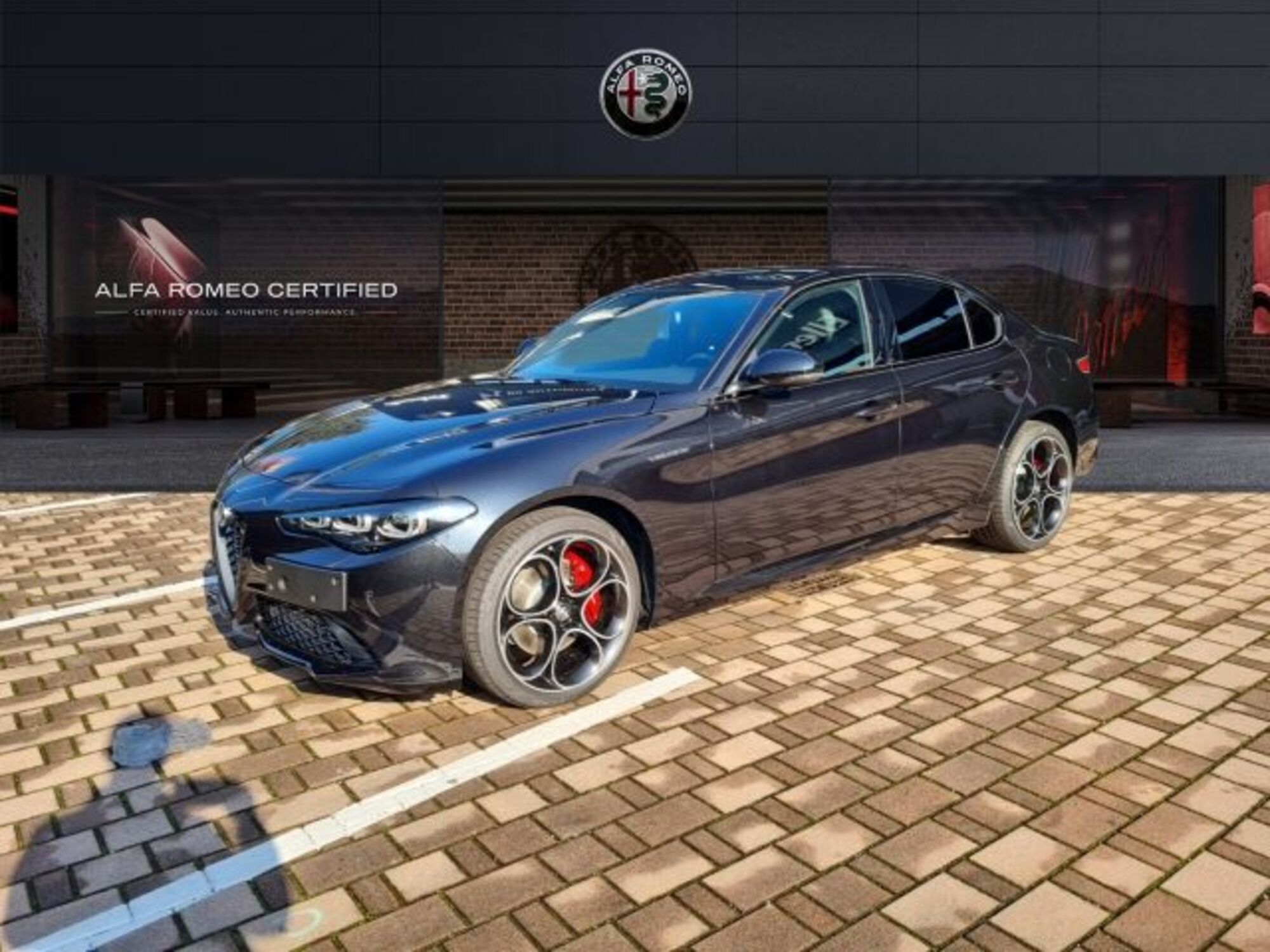 Alfa Romeo Giulia 2.2 Turbodiesel 210 CV AT8 AWD Q4 Veloce  nuova a Monza