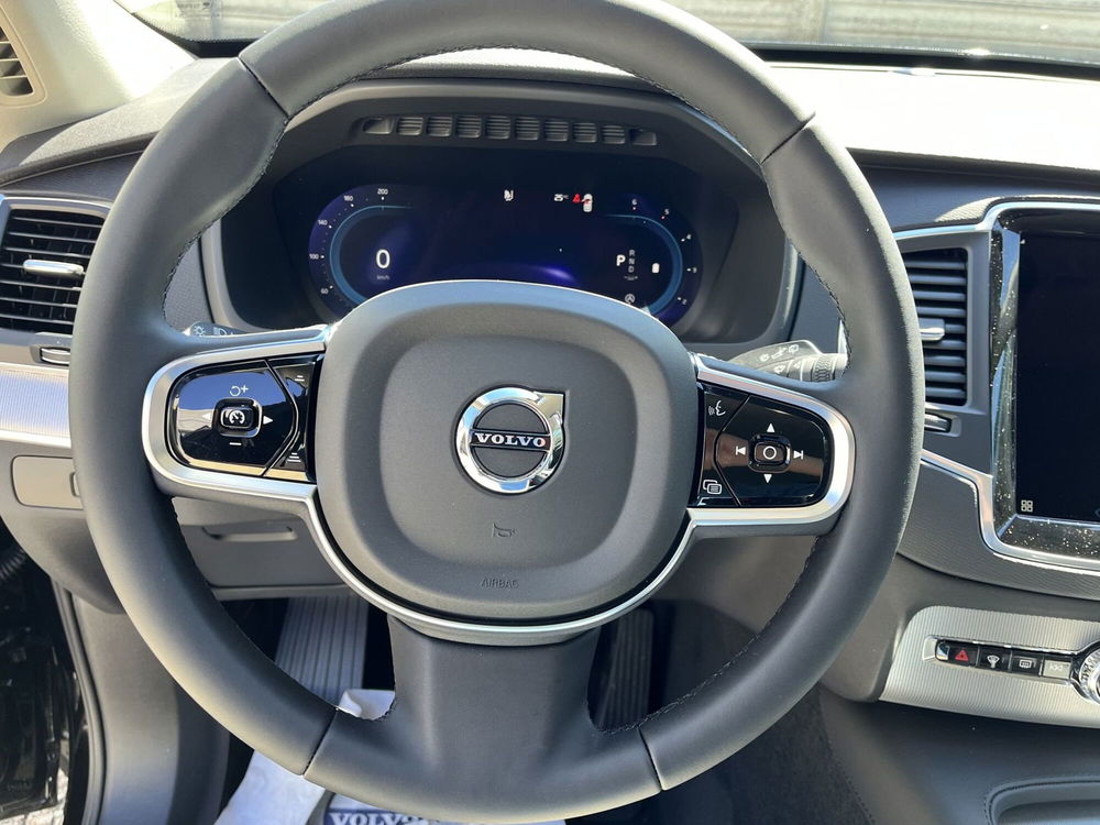 Volvo XC90 nuova a Como (13)