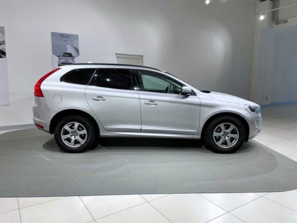 Volvo XC60 D3 AWD Geartronic Kinetic del 2012 usata a Caspoggio (5)