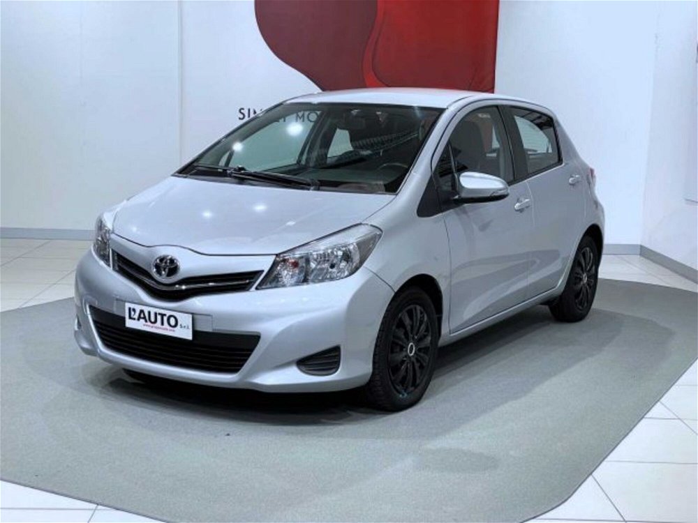 Toyota Yaris 1.0 5 porte  del 2014 usata a Caspoggio
