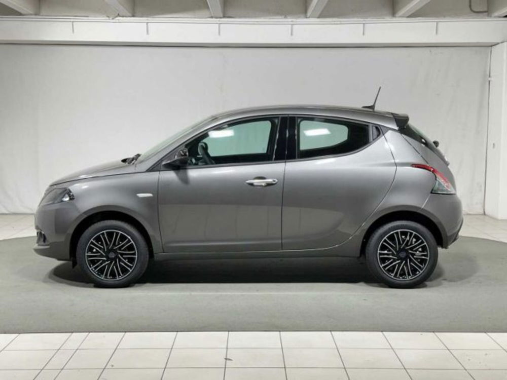 Lancia Ypsilon nuova a Sondrio