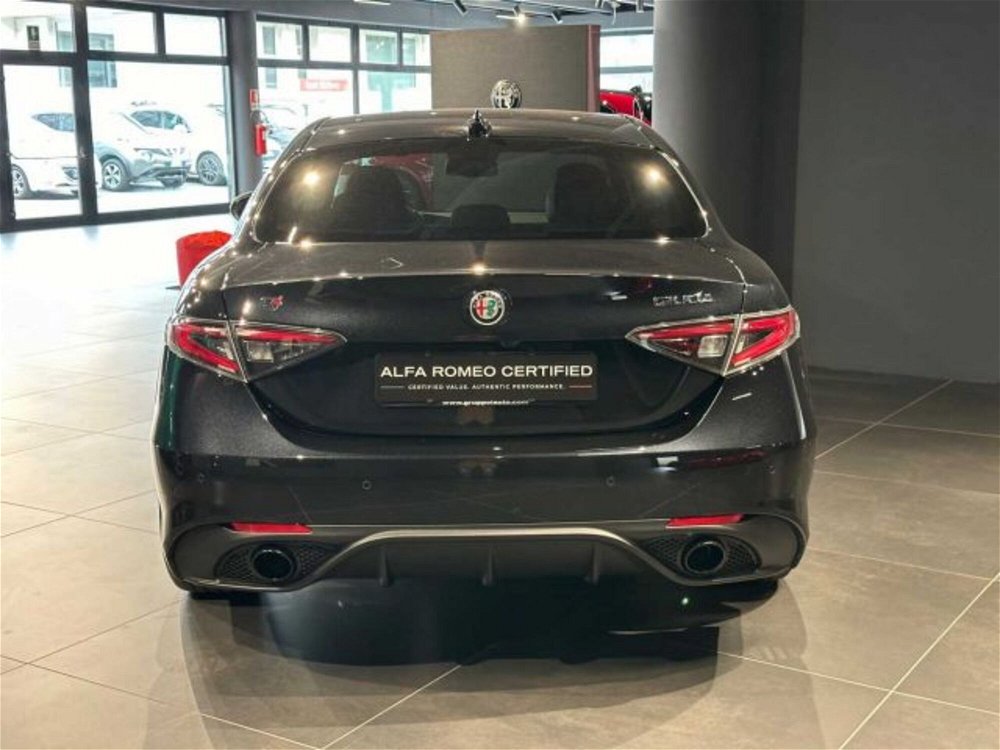 Alfa Romeo Giulia 2.2 Turbodiesel 210 CV AT8 AWD Q4 Veloce  nuova a Caspoggio (4)