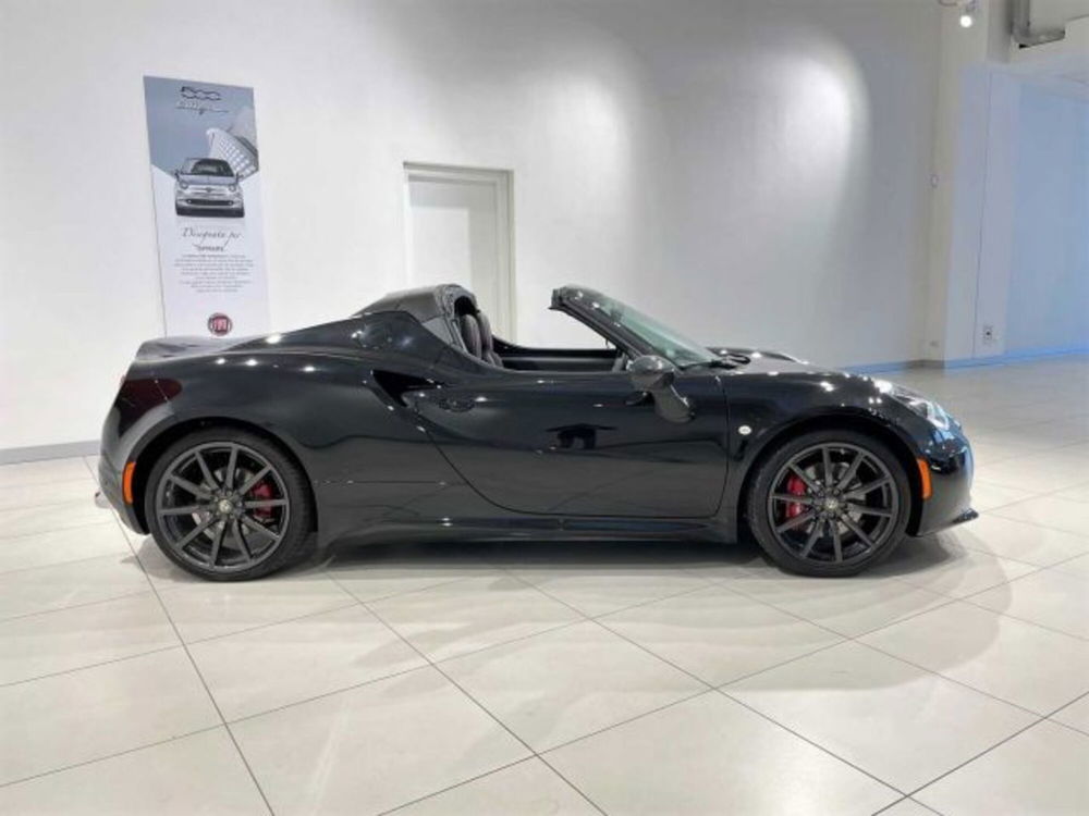 Alfa Romeo 4C Spider nuova a Sondrio (6)