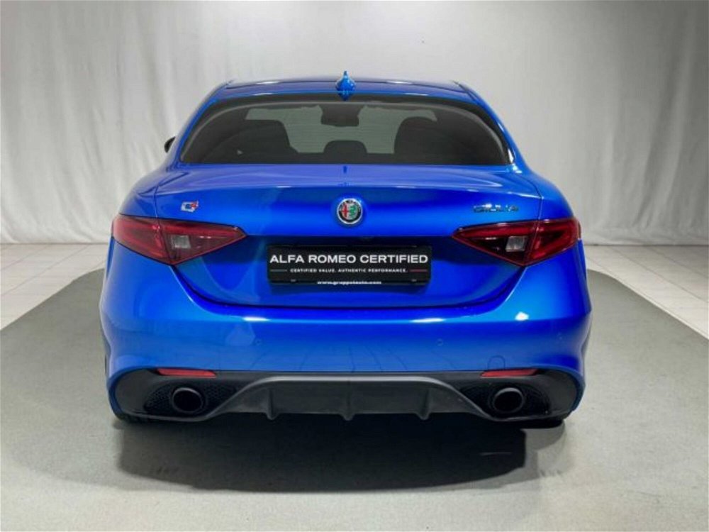 Alfa Romeo Giulia 2.2 Turbodiesel 210 CV AT8 AWD Q4 Veloce  del 2022 usata a Caspoggio (4)