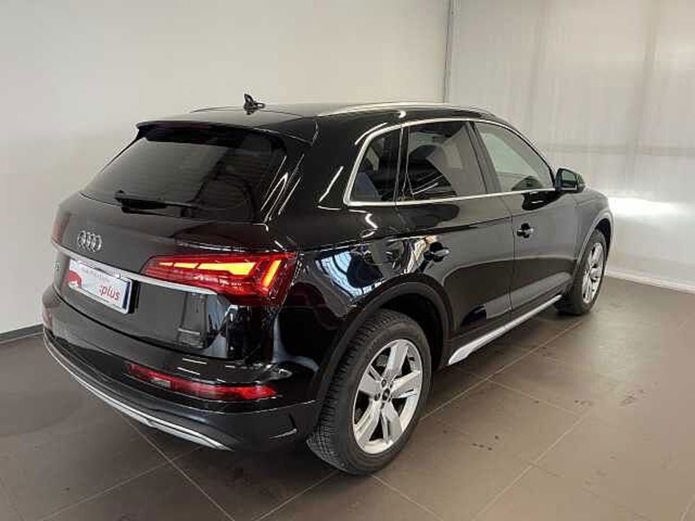 Audi Q5 40 TDI 204 CV quattro S tronic Business  del 2021 usata a Lucca (2)