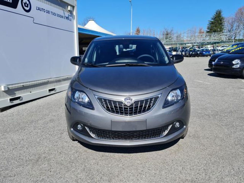 Lancia Ypsilon 1.0 FireFly 5 porte S&S Hybrid Platino nuova a Pianezza (2)