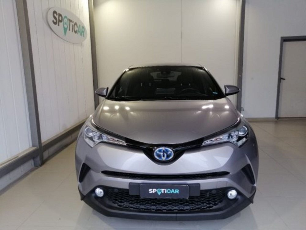 Toyota Toyota C-HR 1.8 Hybrid E-CVT Trend  del 2018 usata a Perugia (2)