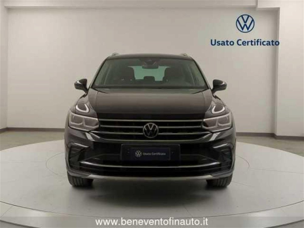 Volkswagen Tiguan 2.0 TDI 150 CV SCR DSG 4MOTION Life del 2021 usata a Pratola Serra (2)
