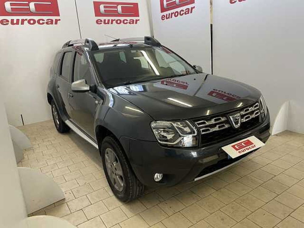 Dacia Duster 1.5 dCi 110CV S&S 4x2 Serie Speciale Lauréate Family del 2016 usata a Ottaviano (3)