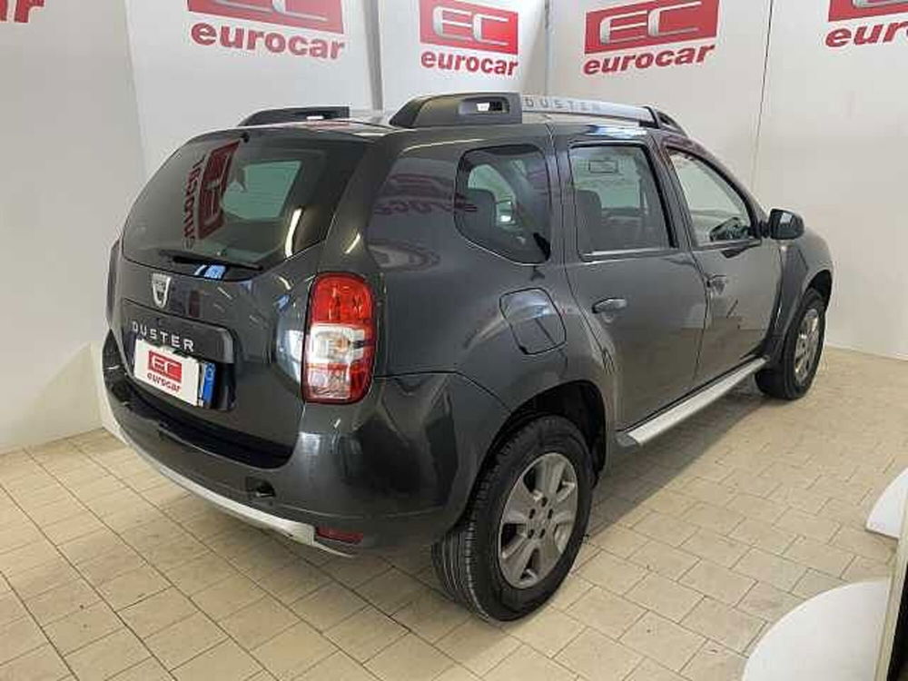 Dacia Duster 1.5 dCi 110CV S&S 4x2 Serie Speciale Lauréate Family del 2016 usata a Ottaviano (4)