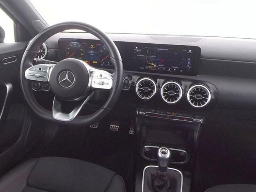 Mercedes-Benz Classe A 200 Premium  del 2022 usata a Magenta (4)