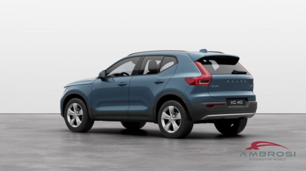 Volvo XC40 B3 automatico Core  nuova a Corciano (3)