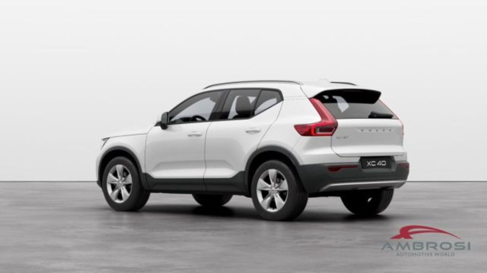 Volvo XC40 B3 automatico Core  nuova a Corciano (3)