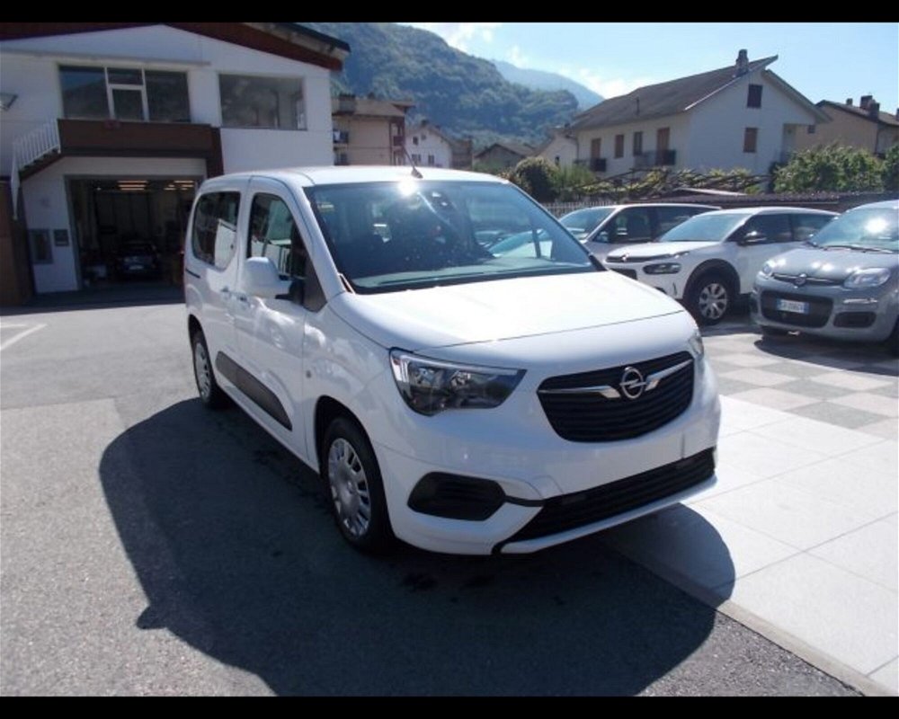 Opel Combo Life 1.5D 100 CV S&S Edition Plus N1  del 2019 usata a Pont Saint Martin (2)