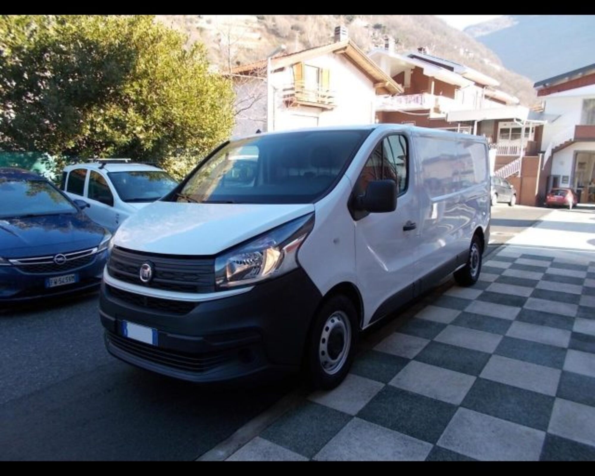 Fiat Talento Furgone Talento 2.0 Ecojet 120CV PL-TN Furgone 12q  del 2021 usata a Pont Saint Martin