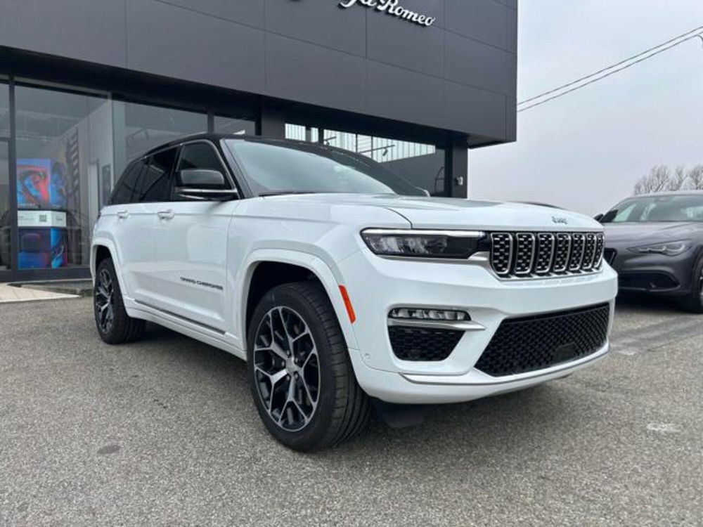 Jeep Grand Cherokee nuova a Vercelli