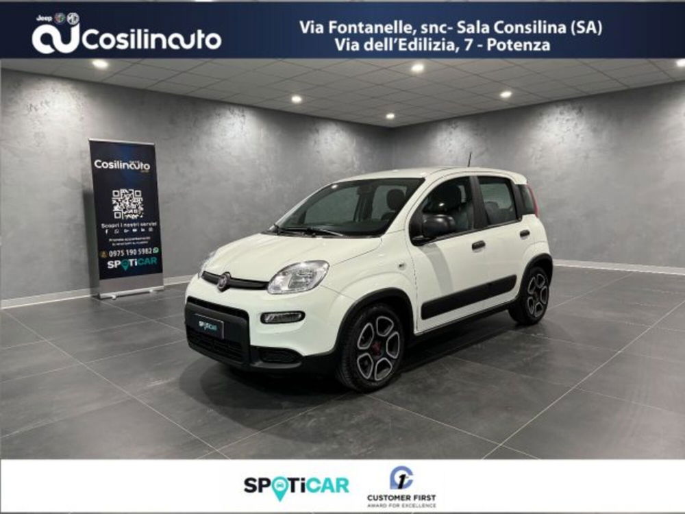 Fiat Panda 1.0 FireFly S&S Hybrid City Cross  del 2022 usata a Sala Consilina