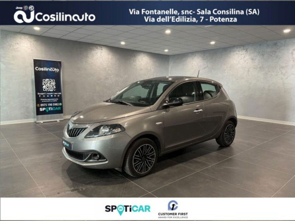 Lancia Ypsilon 1.0 FireFly 5 porte S&S Hybrid Ecochic Gold  del 2022 usata a Sala Consilina