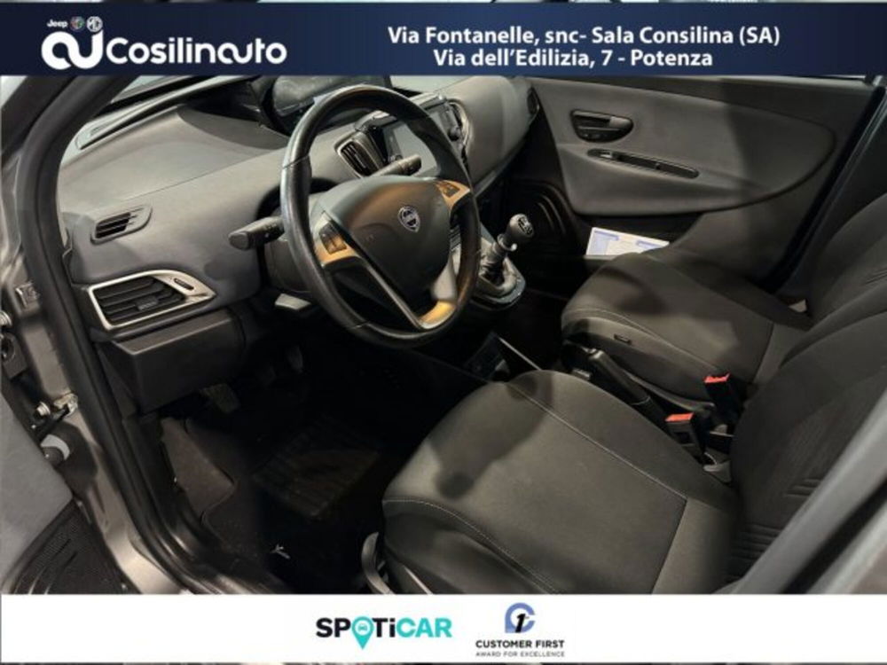 Lancia Ypsilon usata a Salerno (9)