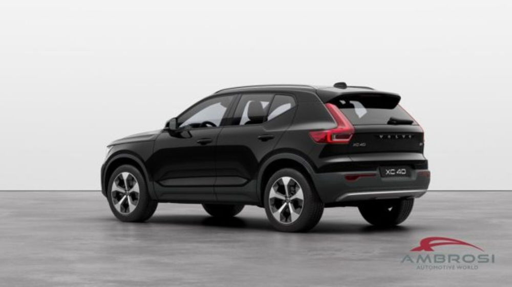 Volvo XC40 B3 automatico Core  nuova a Corciano (3)