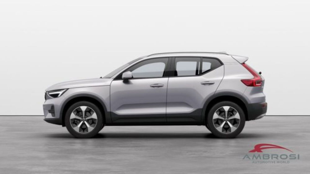 Volvo XC40 B3 automatico Core  nuova a Corciano (2)