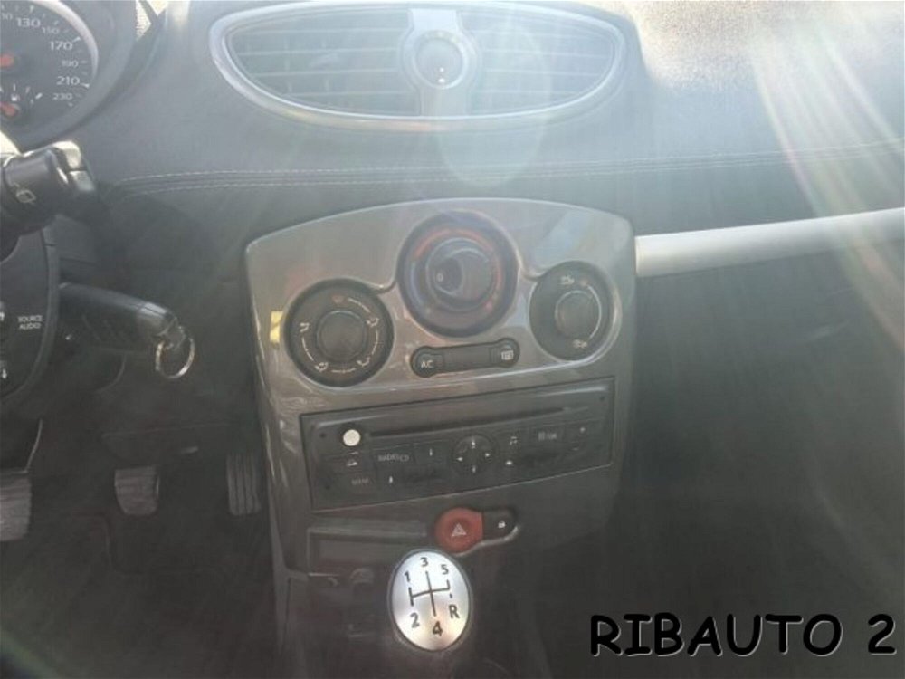 Renault Clio 1.2 16V 5 porte GPL Dynamique  del 2011 usata a Savigliano (3)