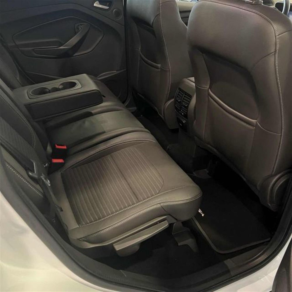 Ford Kuga 2.0 TDCI 150 CV S&S 4WD Titanium  del 2018 usata a Cento (3)