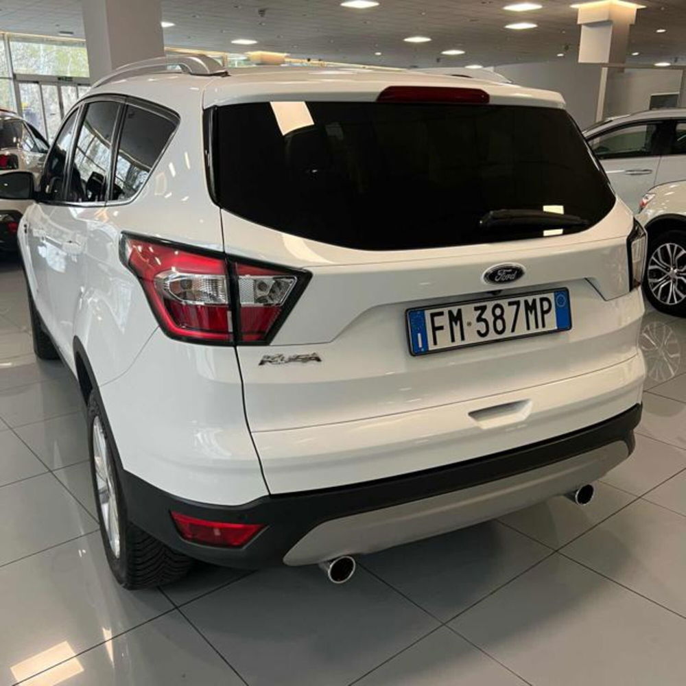 Ford Kuga 2.0 TDCI 150 CV S&S 4WD Titanium  del 2018 usata a Cento (5)