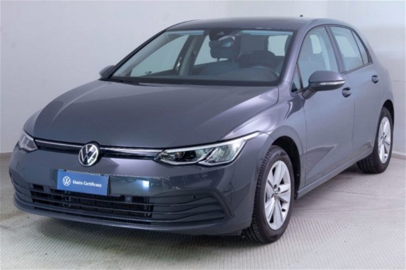 Volkswagen Golf 1.0 eTSI EVO DSG Life del 2020 usata a Paruzzaro
