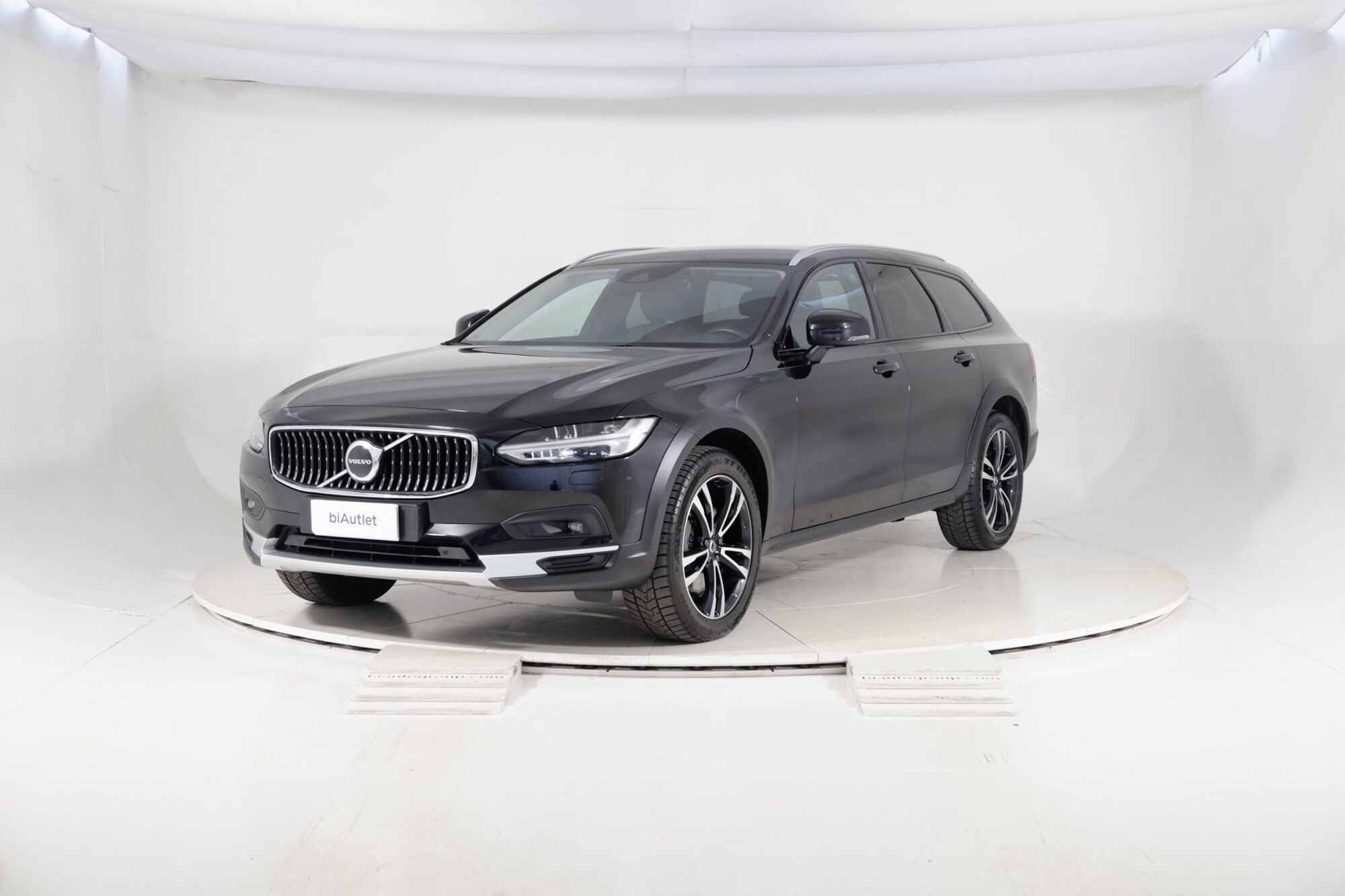 Volvo V90 Cross Country B4 (d) AWD Geartronic Business Pro  del 2021 usata a Alessandria