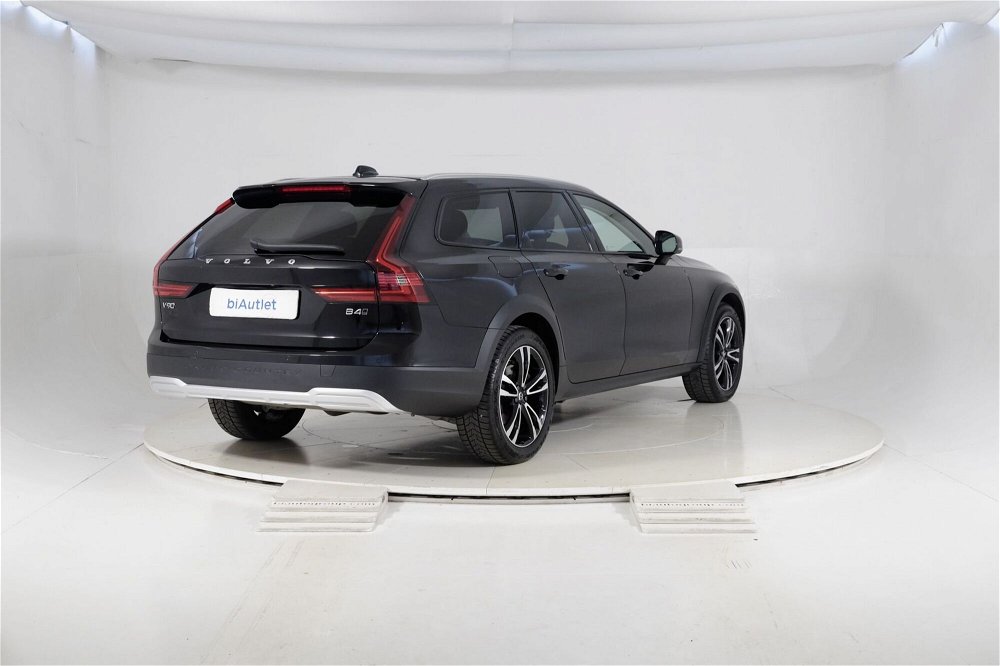 Volvo V90 Cross Country B4 (d) AWD Geartronic Business Pro  del 2021 usata a Alessandria (4)