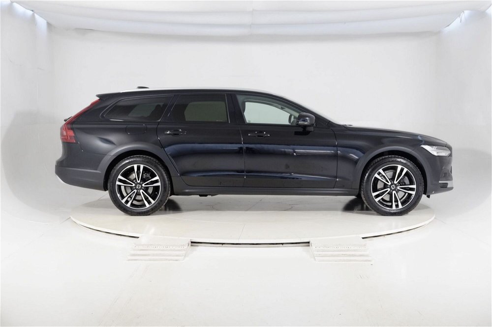 Volvo V90 Cross Country B4 (d) AWD Geartronic Business Pro  del 2021 usata a Alessandria (5)