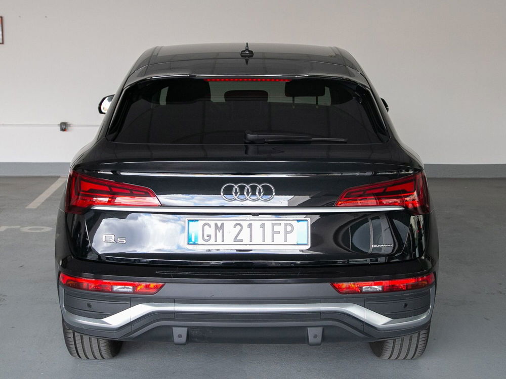 Audi Q5 Sportback 40 TFSI quattro S tronic S line del 2023 usata a Catania (5)