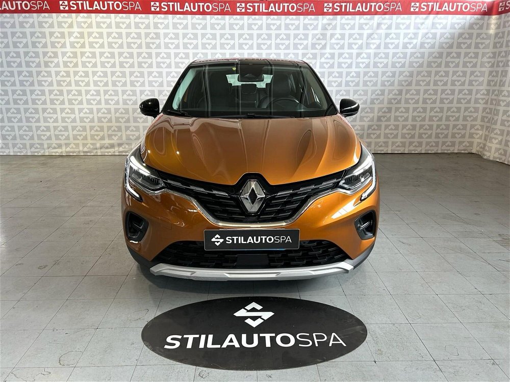 Renault Captur Plug-in Hybrid E-Tech 160 CV Intens  del 2020 usata a Prato (2)