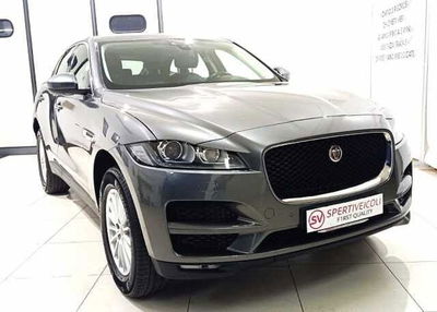 Jaguar F-Pace 2.0 D 180 CV AWD aut. Prestige  del 2017 usata a Maglie