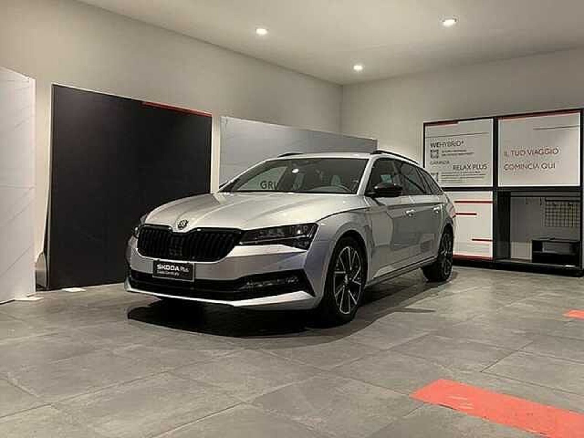 Skoda Superb 2.0 TDI EVO 150 CV SCR DSG SportLine del 2023 usata a Rende