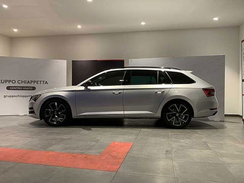 Skoda Superb 2.0 TDI EVO 150 CV SCR DSG SportLine del 2023 usata a Rende (5)