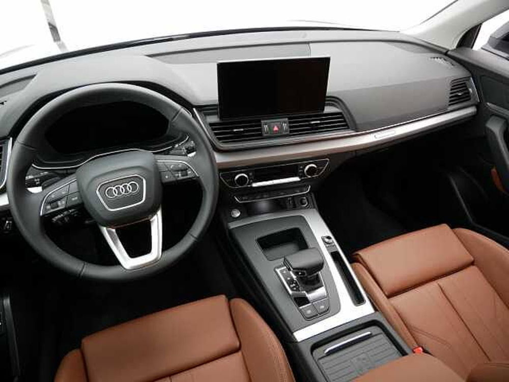 Audi Q5 Sportback nuova a Varese (11)