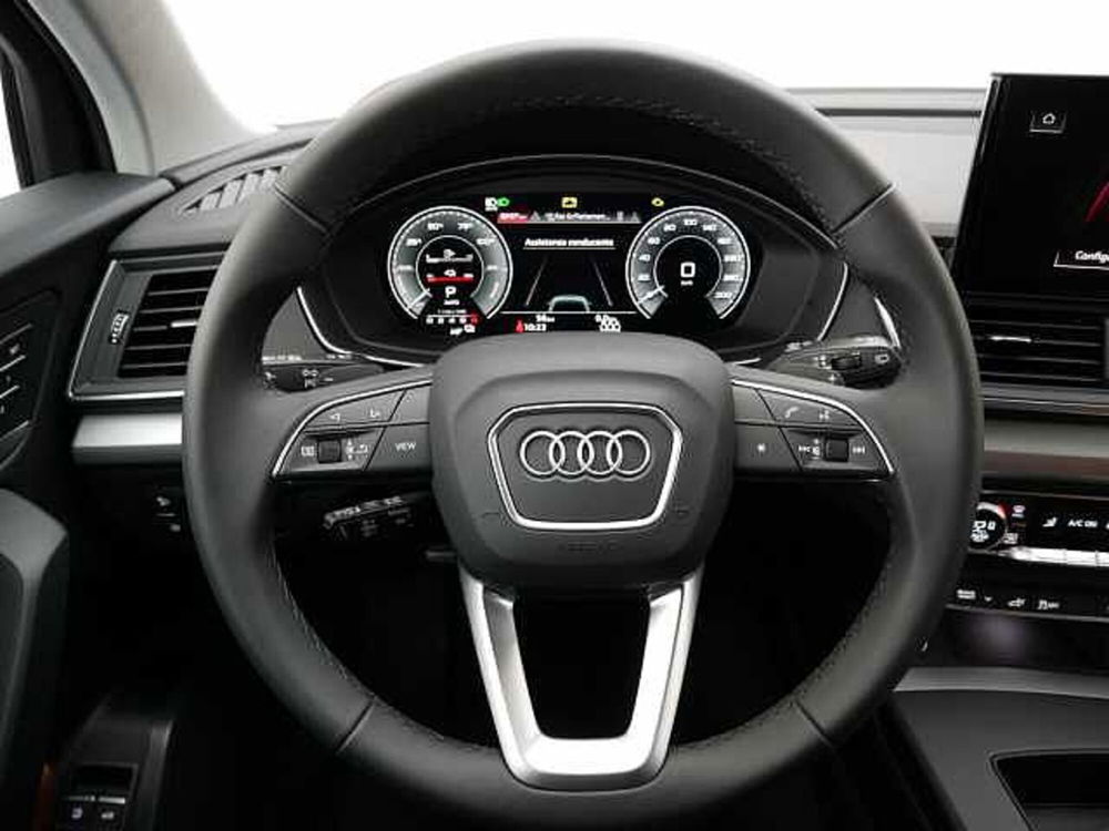 Audi Q5 Sportback nuova a Varese (12)