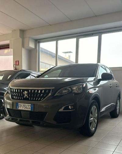 Peugeot 3008 BlueHDi 130 S&amp;S Active Pack  del 2018 usata a Castellammare di Stabia