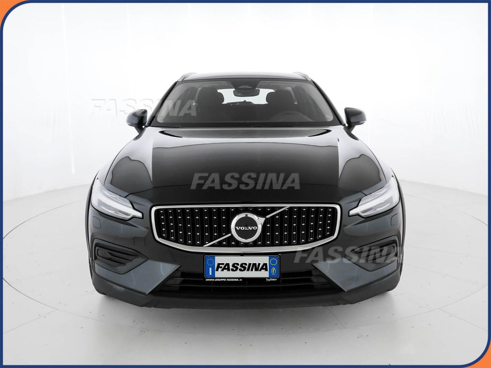 Volvo V60 Cross Country usata a Milano (2)