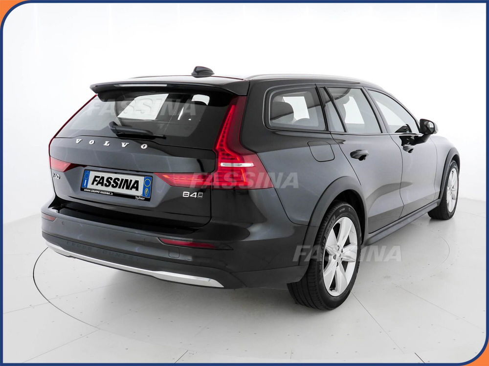 Volvo V60 Cross Country usata a Milano (6)