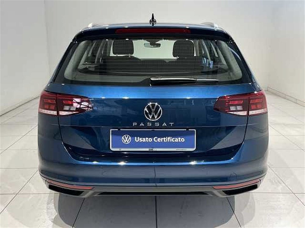 Volkswagen Passat Variant 2.0 tdi scr evo Business 150cv dsg nuova a Ravenna (4)
