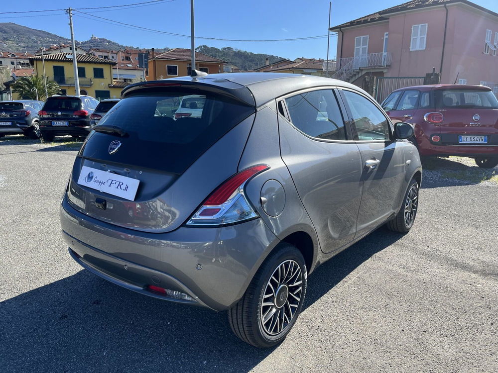 Lancia Ypsilon nuova a La Spezia (7)