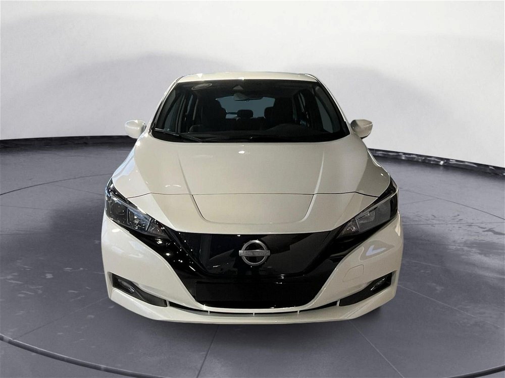 Nissan Leaf Acenta 40 kWh  nuova a Pordenone (2)