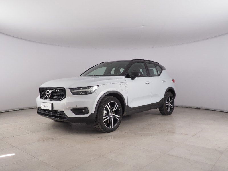 Volvo XC40 T5 Recharge Plug-in Hybrid R-design  del 2022 usata a Palermo