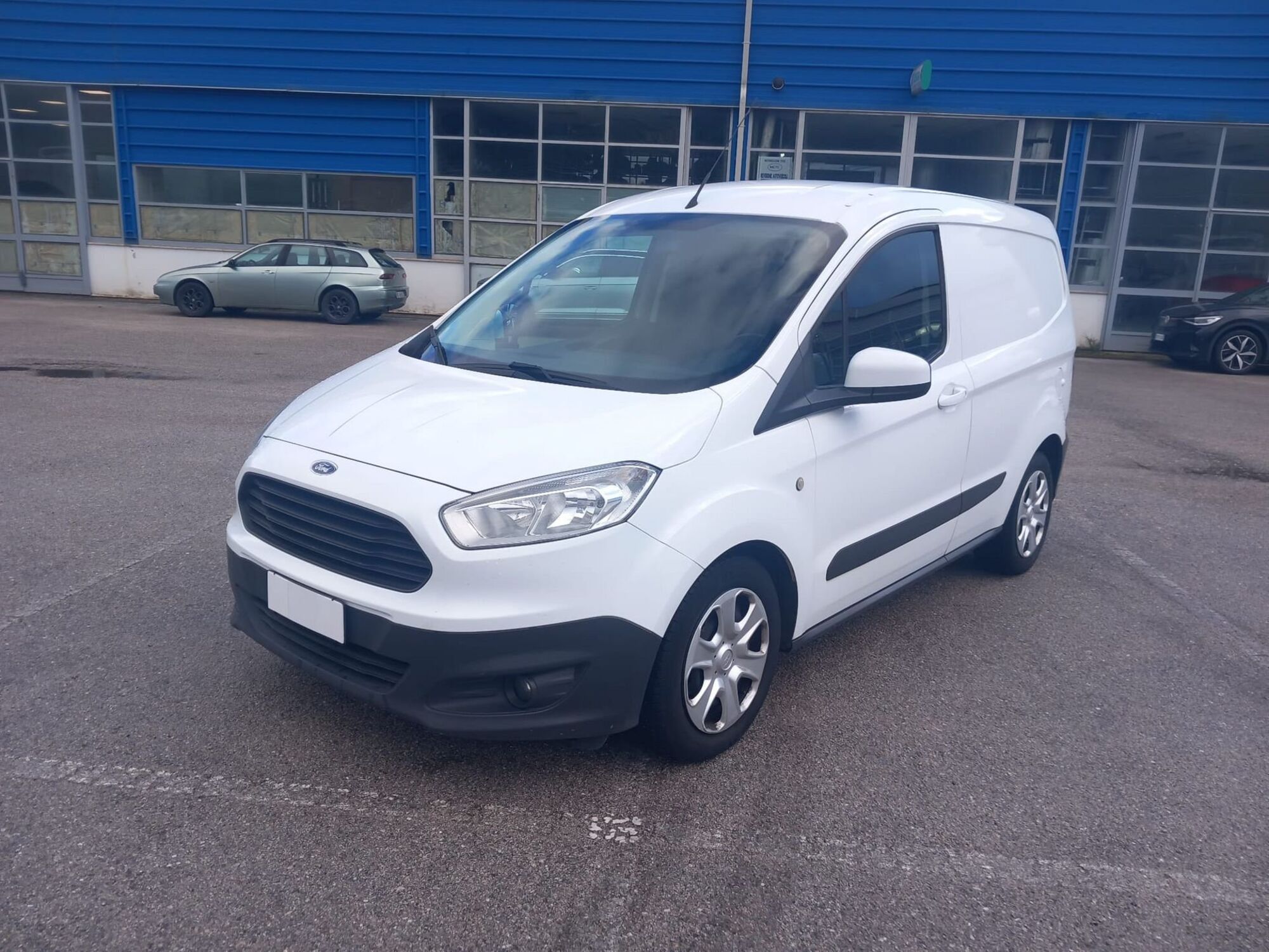 Ford Transit Courier 1.5 TDCi 75CV  Entry  del 2017 usata a Tito